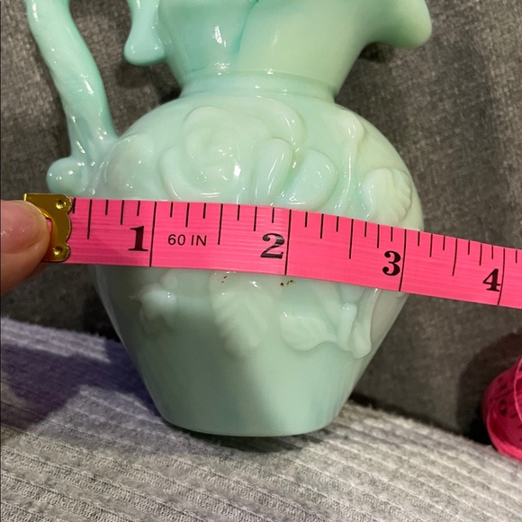 Vintage 1980s Avon Victoriana Pitcher - Picture 9 of 9